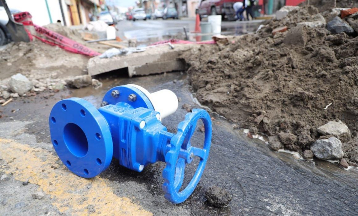 Da Capach mantenimiento a red hidráulica en Progreso norte y Allende Pte.