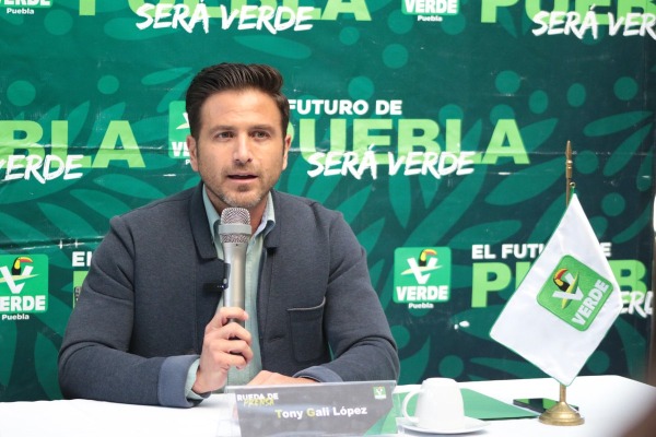 Por: Cortesía Gali López abandona la contienda interna de Morena por la gubernatura