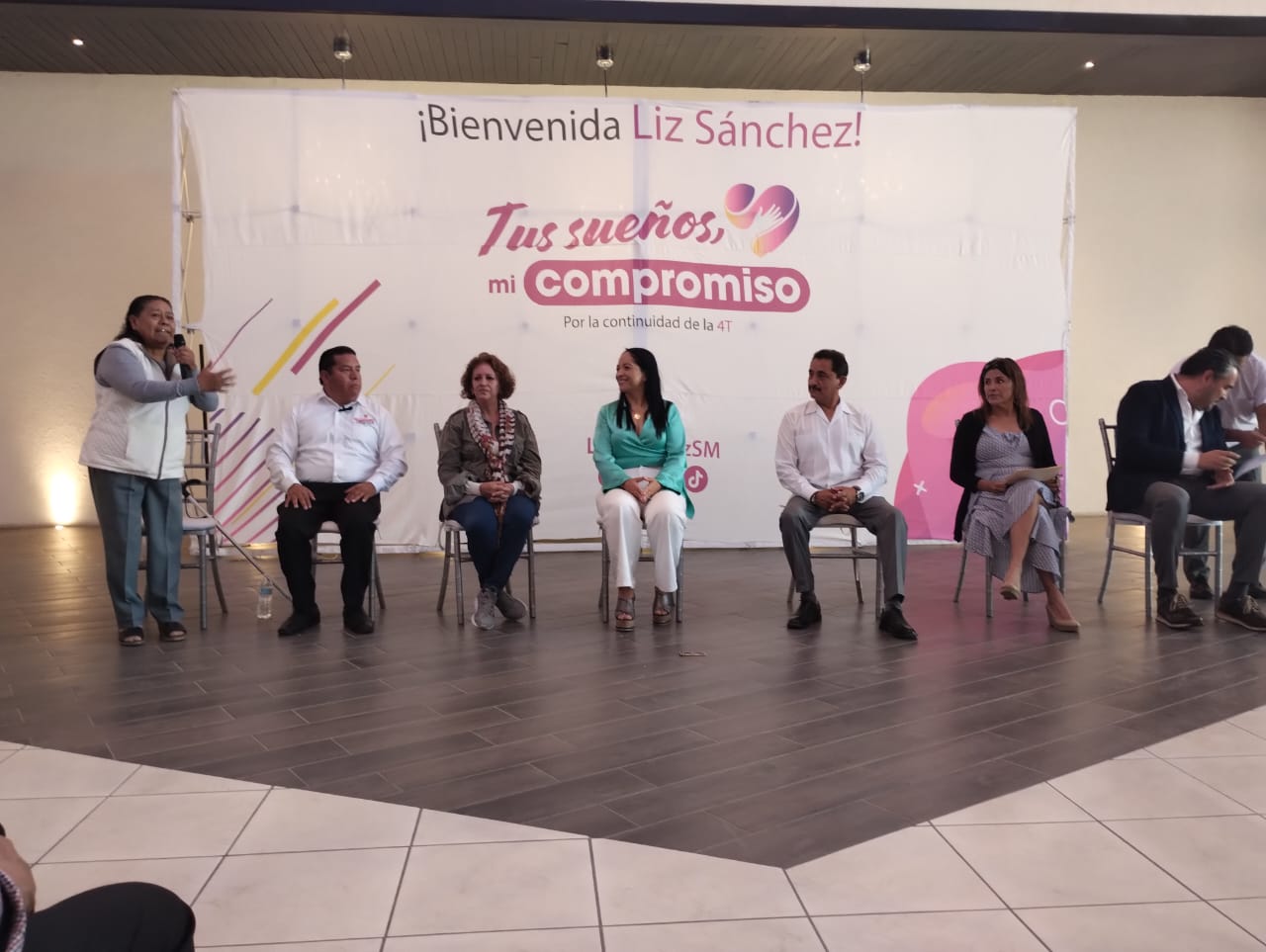 Por: Cortesía Lula Pineda Liz Sánchez en visita a San Pedro Cholula pugna por la unidad interna de la 4T