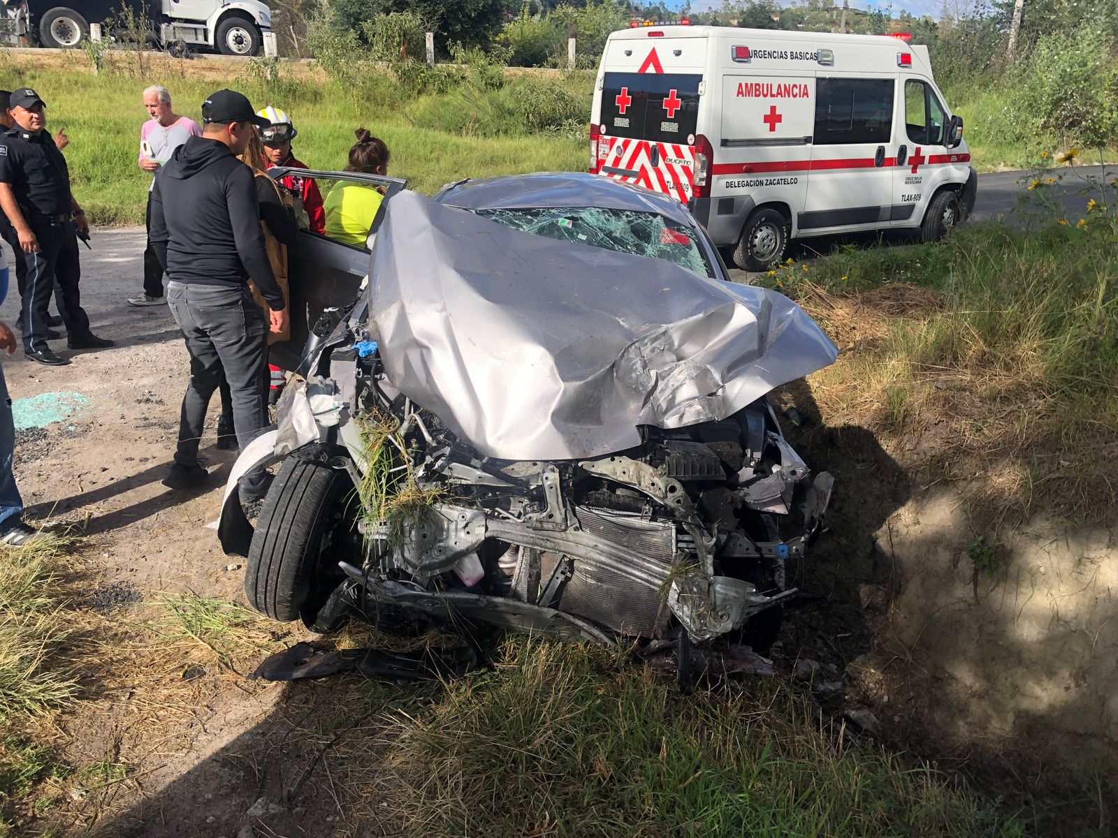 Muere extranjero en accidente vial en Ixtacuixtla; se dirigían el Mundial de Voleibol