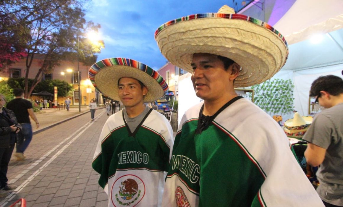 Disfrutan espectadores actividades del Mundial de voleibol de playa 2023