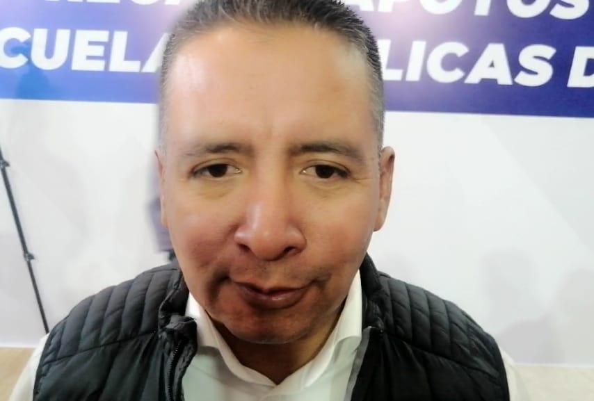 Por: Cortesía Lula Pineda Entrega Edmundo Tlatehui apoyos a nueve escuelas públicas