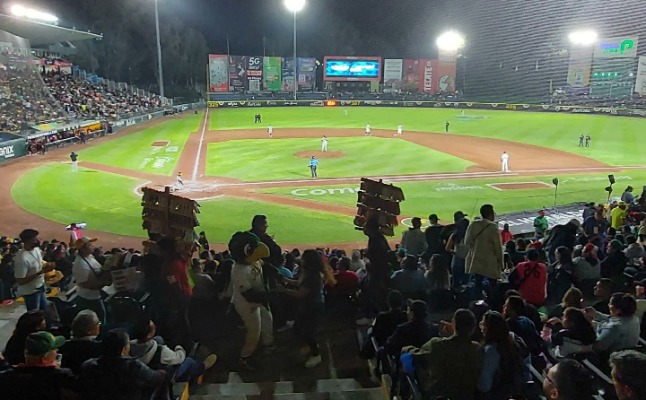 Gobierno estatal ya investiga la agresión de franeleros contra familia en estadio Hermanos Serdán