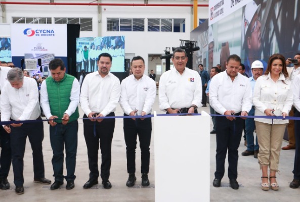 Por: Cortesía Gobernador preside inauguración de fábrica en Palmar de Bravo