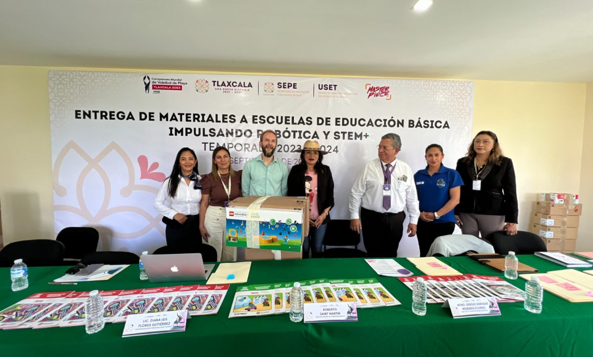 Entregan Sepe-Uset y Fundación Robotix equipos de robótica a escuelas
