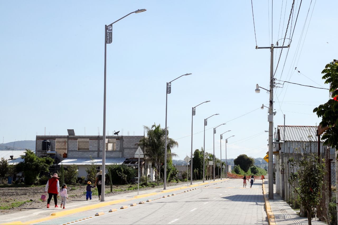Comunicado oficial Inaugura Mundo Tlatehui adoquinamiento de la calle Reforma Sur en Santa María Tonantzintla