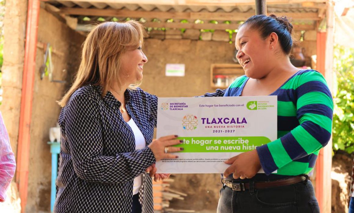 Entregó Lorena Cuéllar apoyos del programa Estufas Ahorradoras de Leña