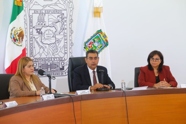 Por: Cortesía Más de 14 mil servidores públicos de Puebla recibirán un aumento salarial