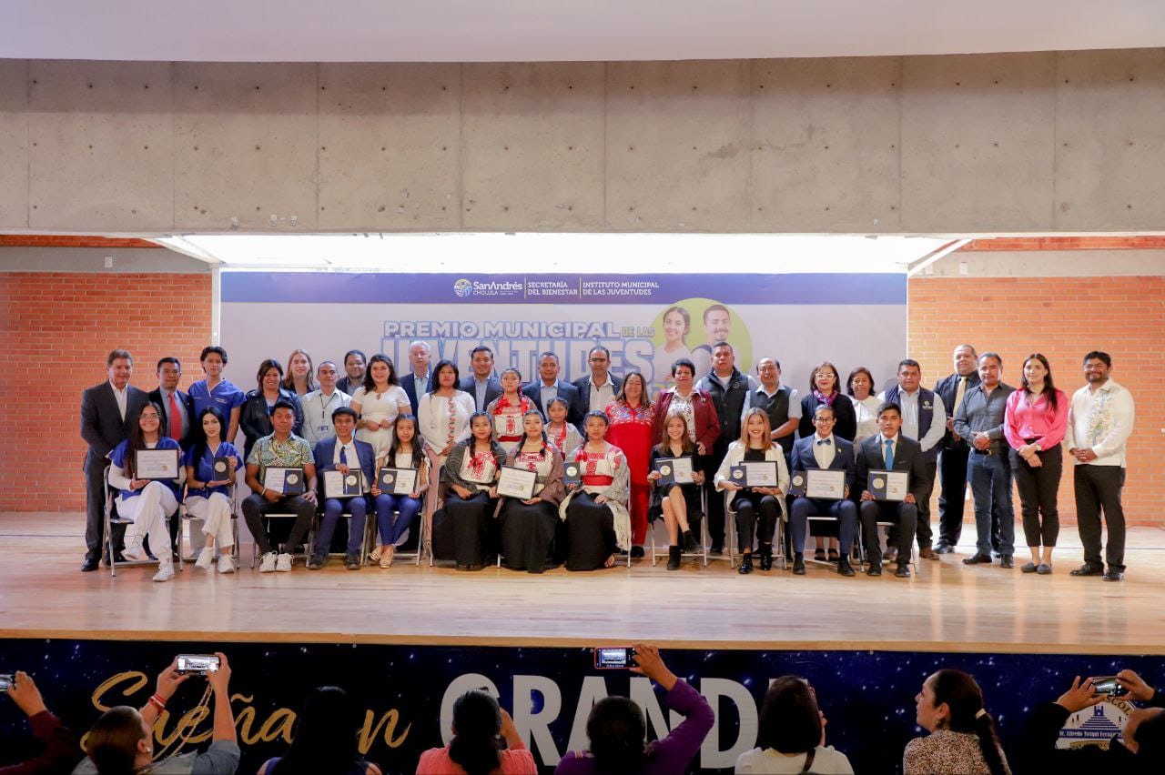 Galardona Mundo Tlatehui a las y los ganadores del Premio Municipal de las Juventudes