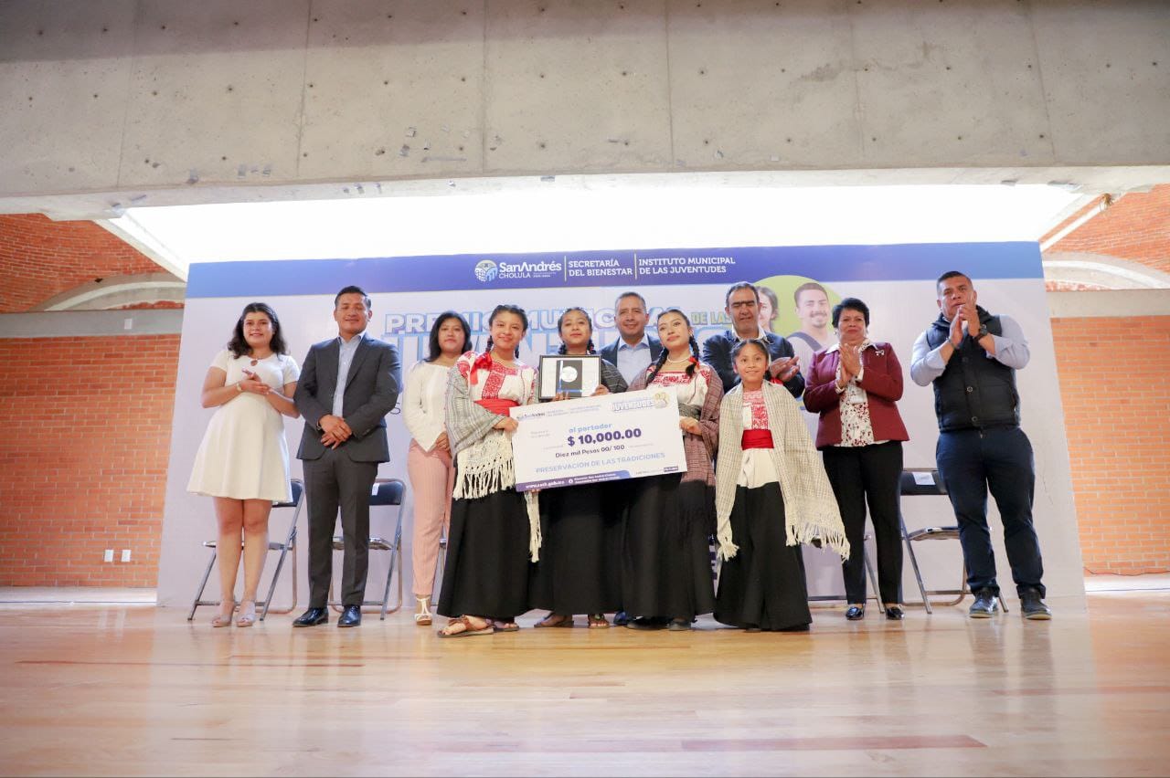 Galardona Mundo Tlatehui a las y los ganadores del Premio Municipal de las Juventudes