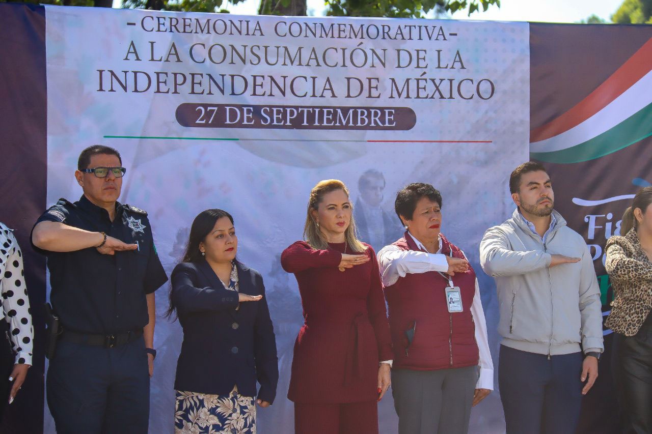 Paola Angon encabeza ceremonia por el 202 Aniversario de la Consumación de la Independencia