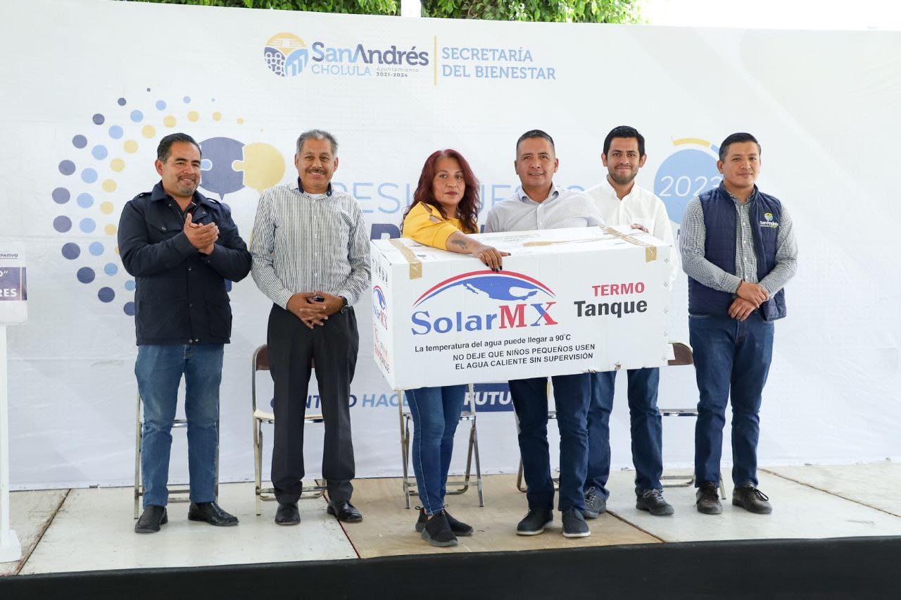 Comunicado oficial Realiza Mundo Tlatehui cuarta entrega de calentadores solares a familias sanandreseñas
