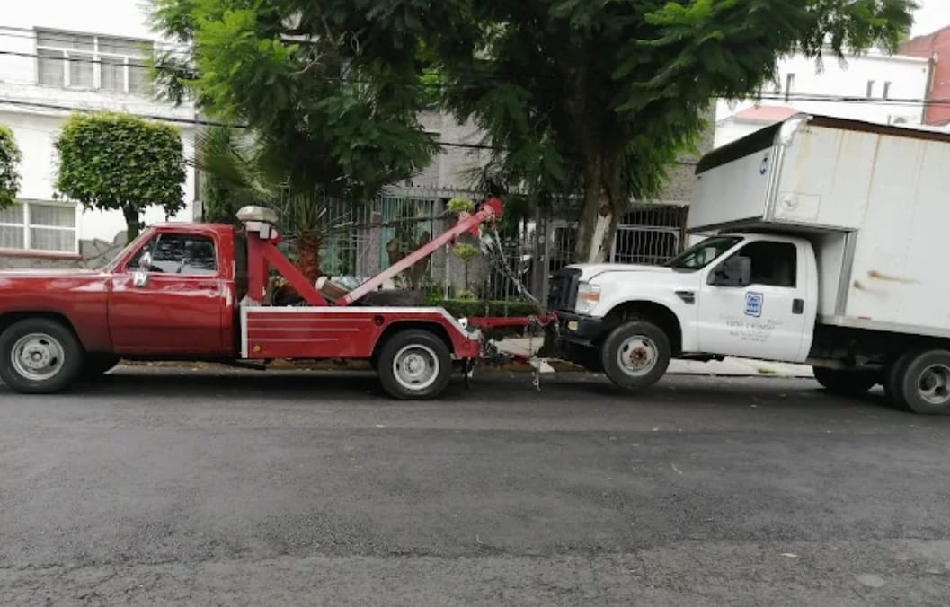 Exhorta Paola Angon denunciar cobro excesivo en el servicio de arrastre a ciudadanía 