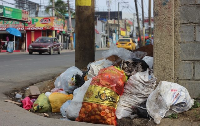 Por: Cortesía Sancionan a 250 personas por sacar basura fuera del horario establecido en la ciudad
