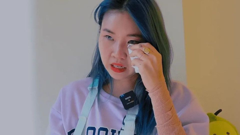 Por: Cortesía "No puedo más": "Chingu amiga" preocupa a sus fans al aparecer triste y llorando en un live (Vídeo)