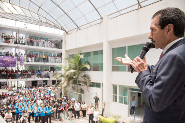 Foto: Cortesía  Presenta Esparza Ortiz plataforma Access Medicina