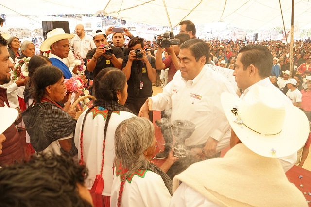Foto: Especial  Anuncia Barbosa Huerta apoyo a la región cañera de Coxcatlán