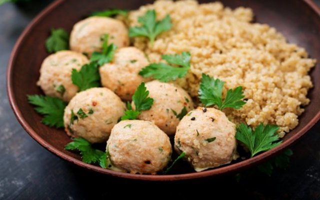 Cómo hacer albóndigas de quinoa y garbanzos