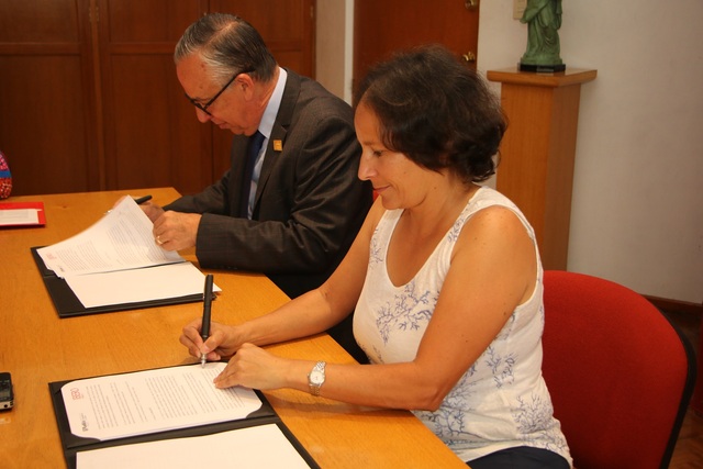 Foto: Cortesía  Ibero Puebla y SEDESOM firman convenio de colaboración