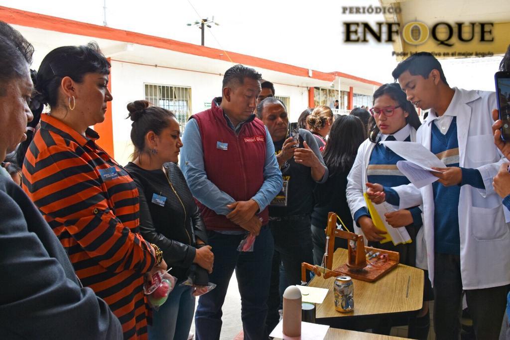 Alumnos de San Martín Texmelucan presentan proyectos educativos 
