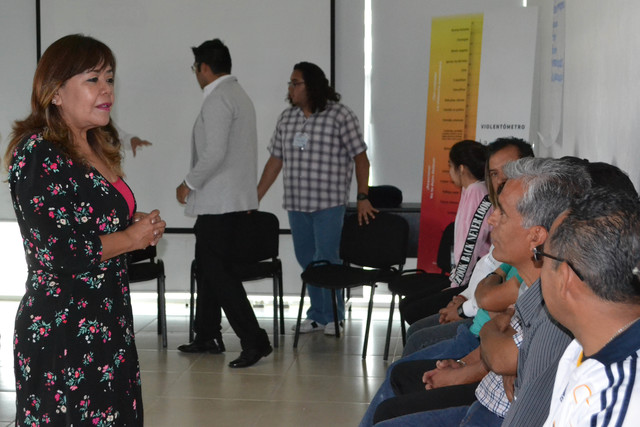 Foto: Cortesía  Reciben capacitación operadores de STU y Lobobus en temas de género