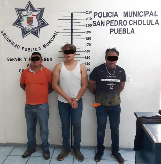 Recupera policía de San Pedro Cholula camión robado con mercancía