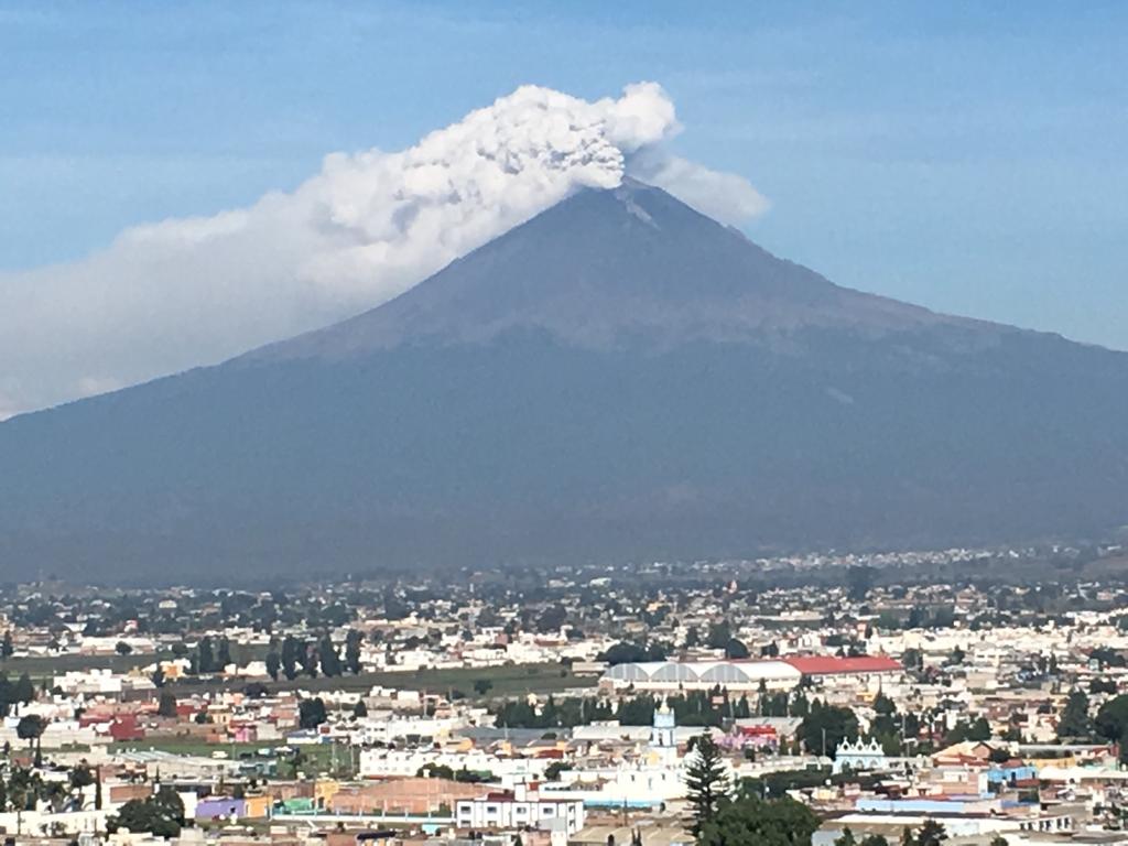 Foto: Especial Colocan 200 nuevas señaléticas en rutas de evacuación del Popocatépetl