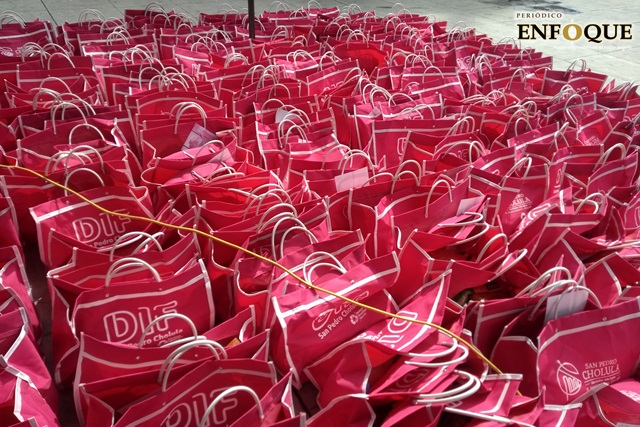 Foto: Omar Sánchez Realizan tercera entrega de apoyos alimentarios a madres de San Pedro Cholula