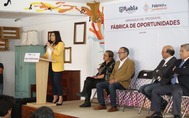 Ayuntamiento invierte 800 mil pesos en formación profesional de poblanos