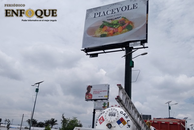 Foto: Omar Sánchez Piden inversionistas regularizar 10 espectaculares en Cholula