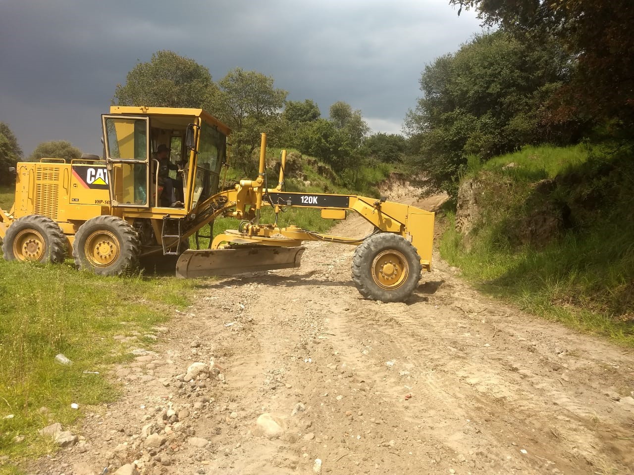 RESPALDA SECODUVI A MUNICIPIOS CON PRÉSTAMO DE MAQUINARIA  PARA TRABAJOS EN ZONAS AGRÍCOLAS Y URBANAS