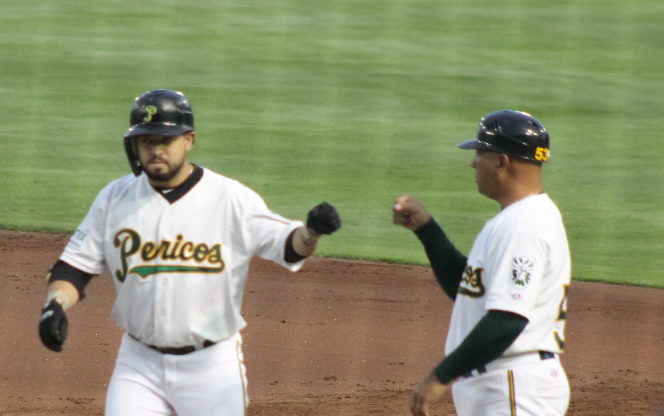 Pericos no deja de perder y de milagro se mantiene en juego de comodín