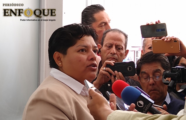 Foto: Omar Sánchez Afirma Karina Pérez que sólo se derribarán 13 árboles por distribuidor en el Niño Poblano