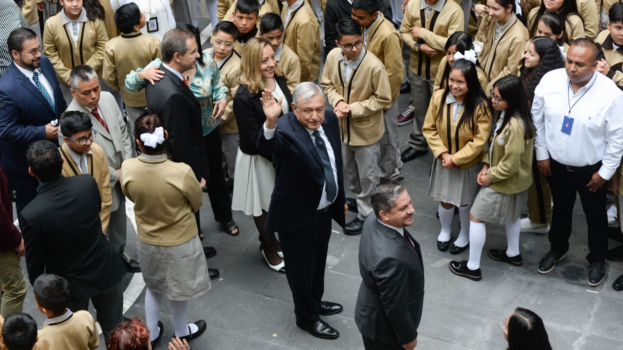 Con 7 millones de libros faltantes, inician clases