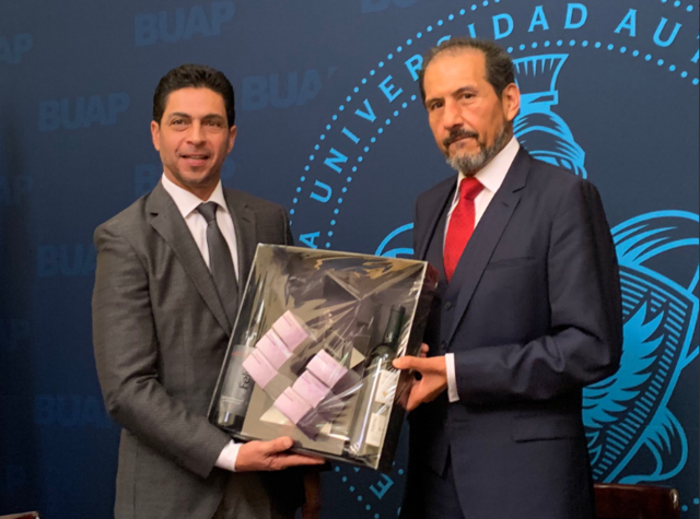 BUAP firma convenio de licenciamiento de patente con la industria farmacéutica Pulsis Patent