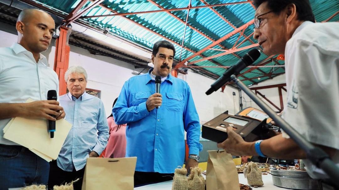 Rearme de rebeldes de las FARC 'trabaja' a favor de quienes quieren retirar a Maduro del poder