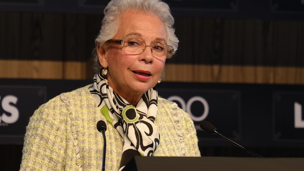 Gobierno va por leyes en materia de salud, control de evasión fiscal y regulación de mariguana