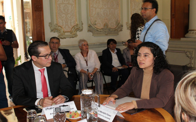 Buscarán actualizar padrón de locatarios en mercados municipales