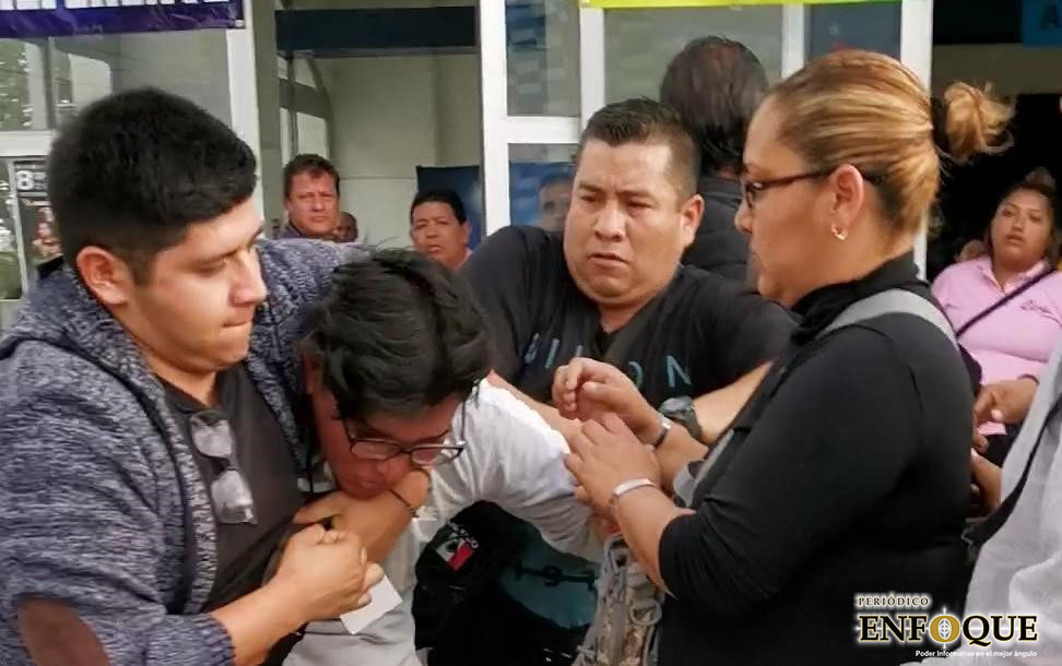 Agreden a camarógrafo en evento de Triple A en Puebla