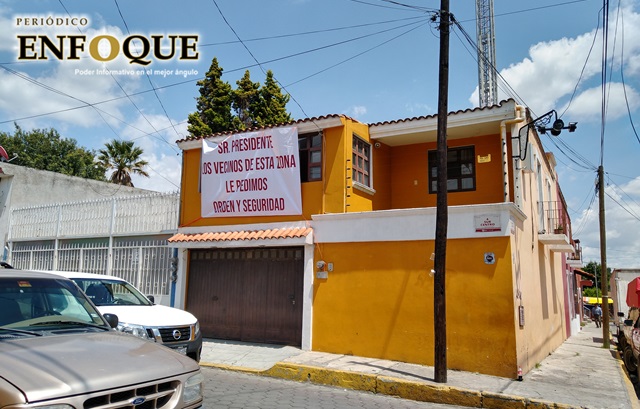 Foto: Omar Sánchez “Tiene tintes políticos mantas que piden seguridad en la Feria de Cholula”: Arriaga Lila