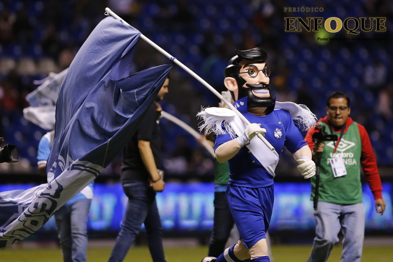 Critican en redes nueva mascota del Puebla