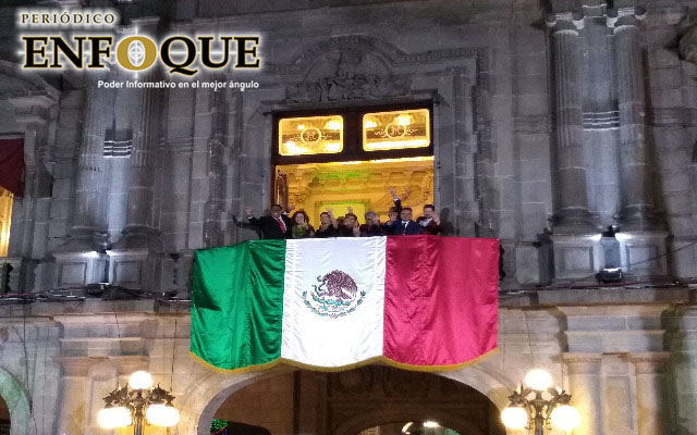 Foto: Daniel Jiménez Junto al gobernador del estado, Claudia Rivera celebra su primer grito de independencia