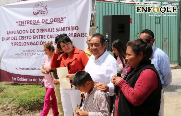 Edil de Amozoc entrega la ampliación de drenaje sanitario