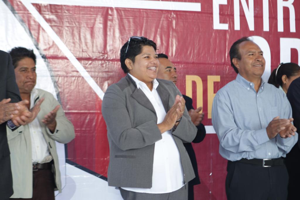 Foto: Cortesía  Karina Pérez Popoca entrega domo en el Bachillerato Guillermo Haro de Santa María Tonantzintla