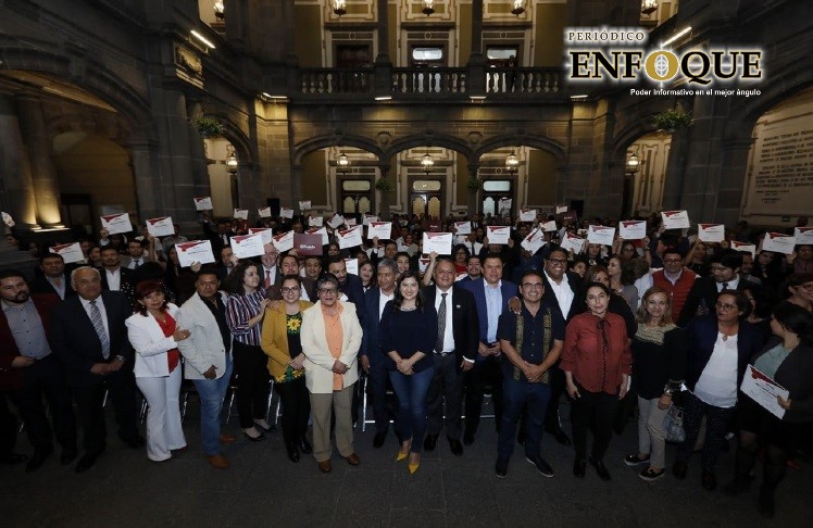 Foto: Cortesía  Municipio de Puebla galardona a sus 100 mejores servidores públicos