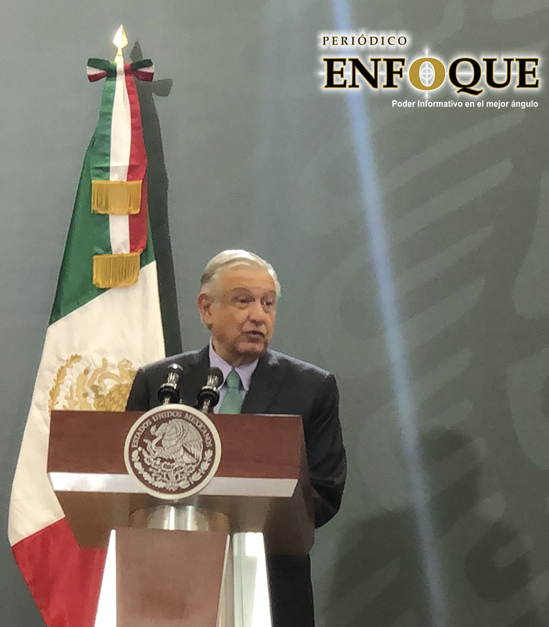 Foto: Gabriela García Guzmán “Los maestros no están solos”: Andrés Manuel