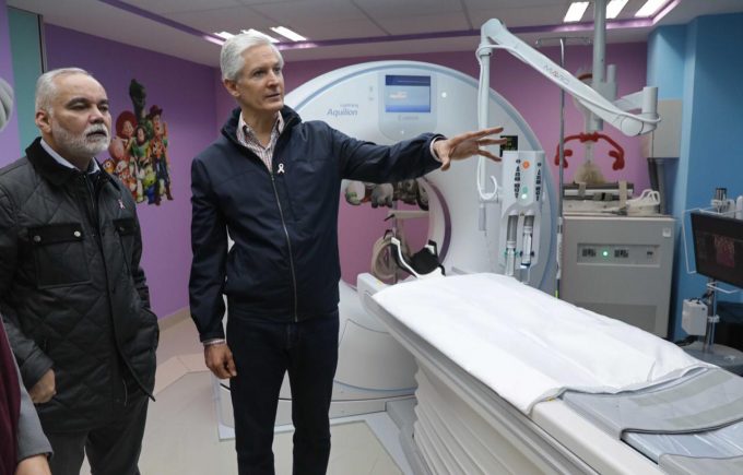 Foto: Cortesía  Entrega Gobernador Alfredo Del Mazo tomógrafo al Hospital para el Niño