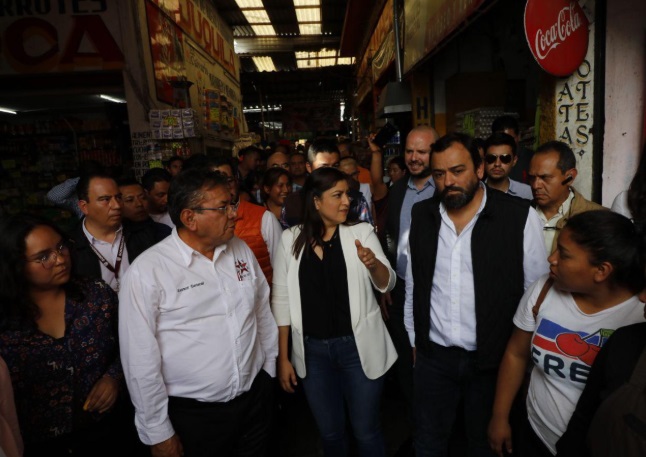 Foto: Especial Claudia Rivera recorre Mercado Unión en donde iniciará un nuevo proyecto