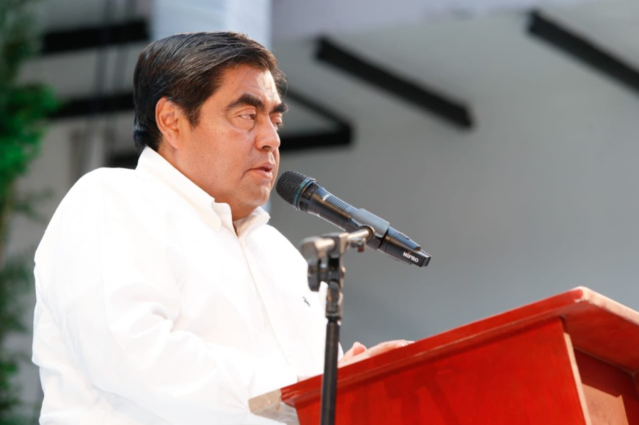 Foto: @MBarbosaMX Director de la Escuela Normal Rural Carmen Serdán será destituido: Barbosa Huerta