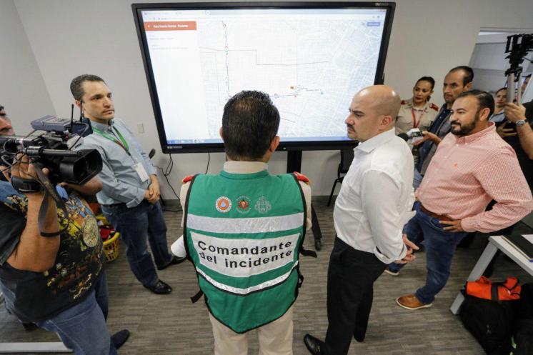 Foto: Cortesía  Guadalajara pone en marcha operativo de seguridad para la Romería 2019; el alcalde tapatío supervisa el centro de mando.